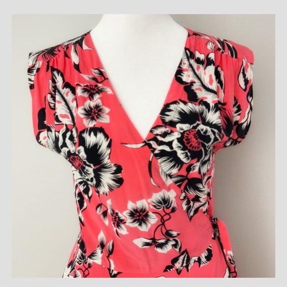 Yumi Kim Wrap Dress Silk Pink Black White Oversized Floral Pattern Short Sleeve - Picture 9 of 15